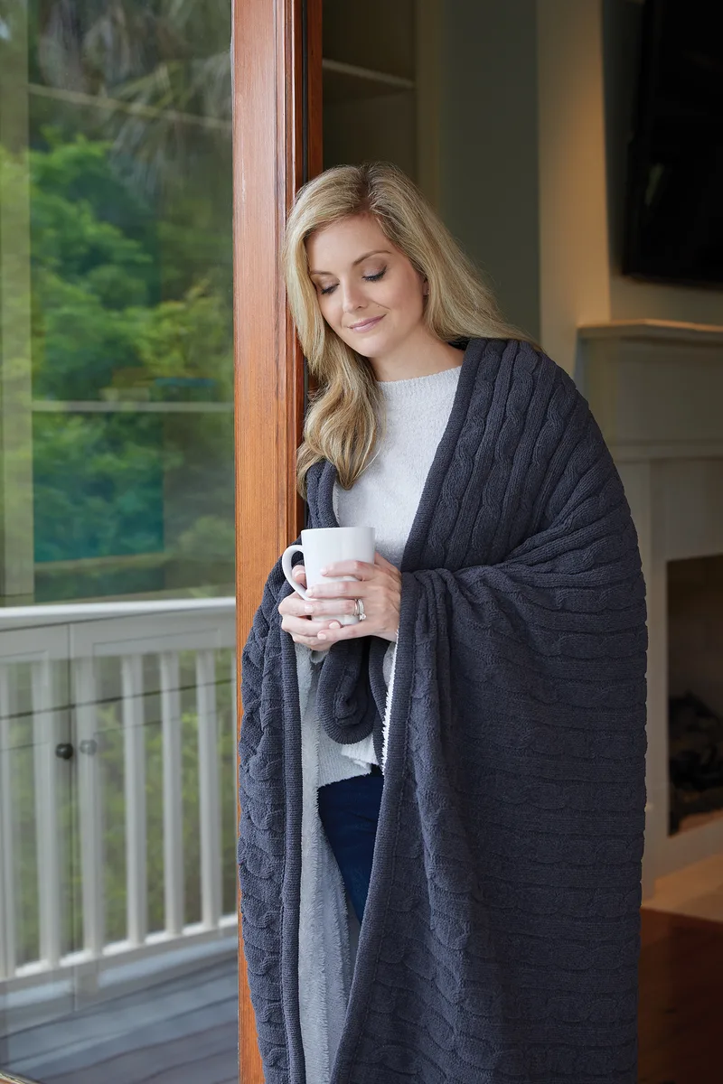 Cable Knit Lambswool Blanket (Laser Patch) view 3